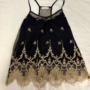 Altar’s State size S lace black and gold top